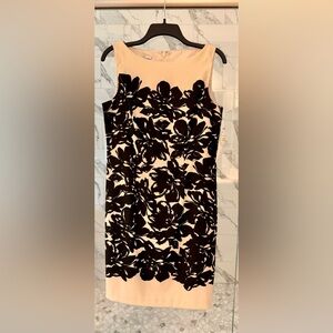 Chic Sleeveless Floral Midi Dress